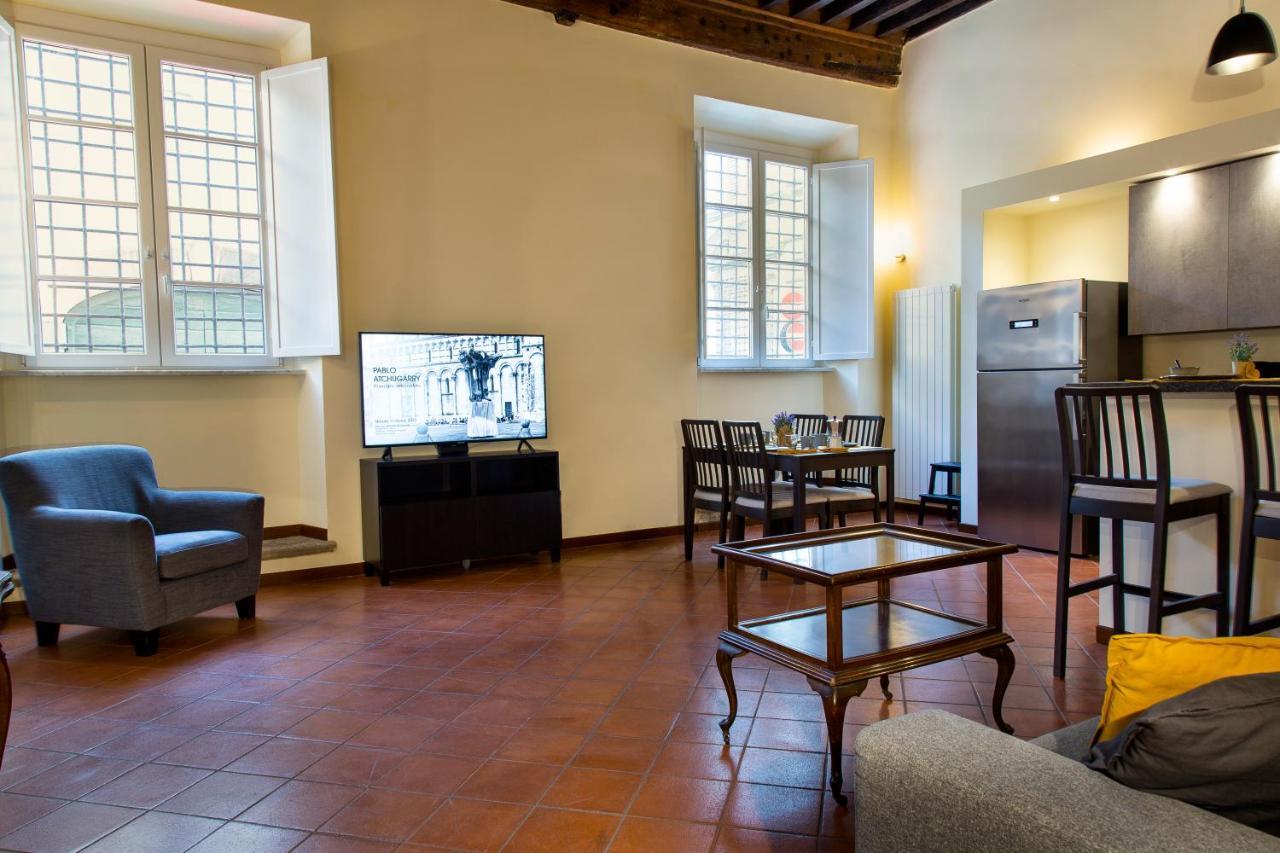 L'Antica Dimora Di Bill Apartment Lucca Bagian luar foto